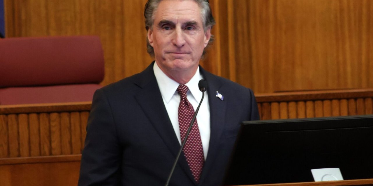 ABD İçişleri Bakanı’ndan uyarı: Büyük çaplı elektrik kesintileri yaşayabiliriz