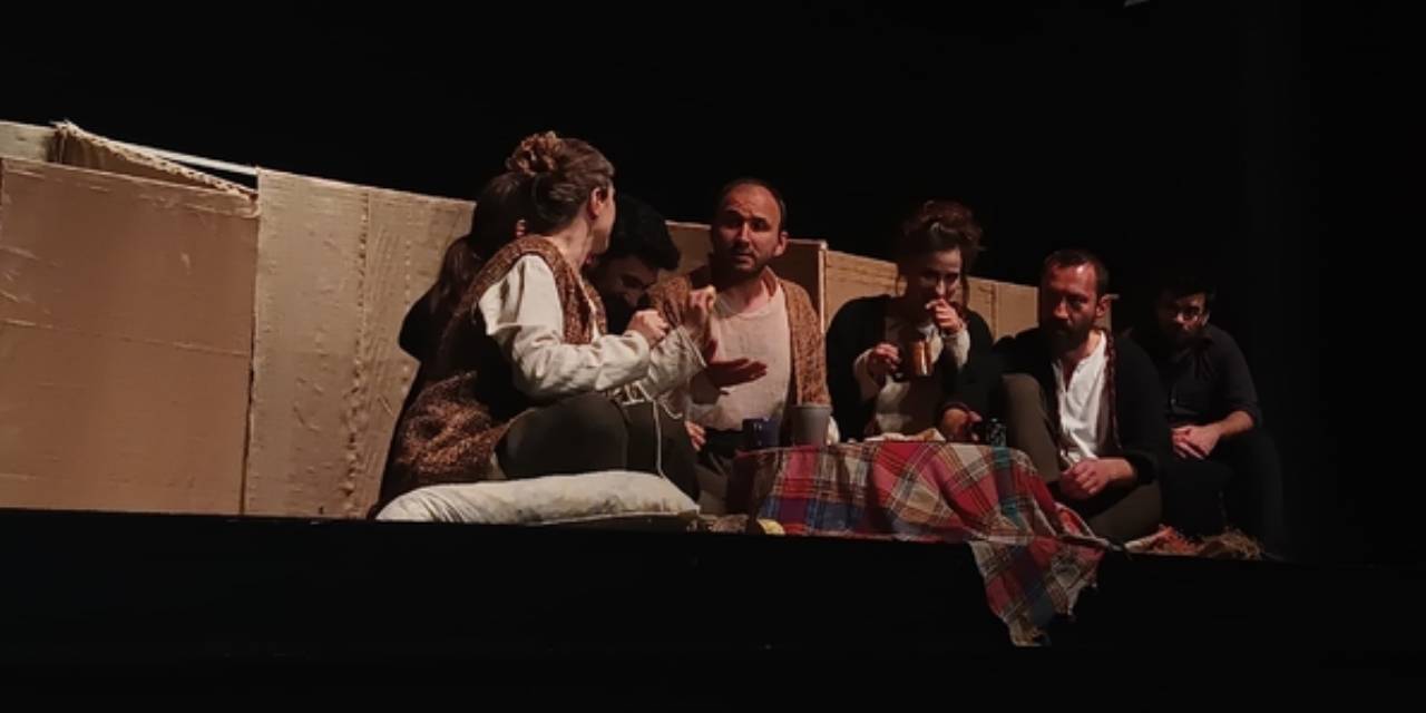 Bursa'da "Ulusal İşçi Tiyatroları Festivali"nde "Çığ" oyunu sahnelendi