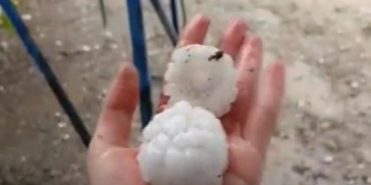Adana'da gökten taş yağar gibi dolu yağdı