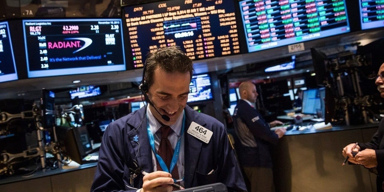 Trump’ın ticaret resti sonrası Ford tahminlerini askıya aldı