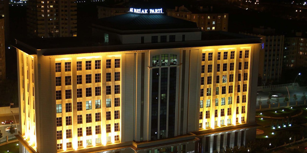 AKP'den milletvekillerine 'Seçim var Hac'ca gitmeyin' uyarısı