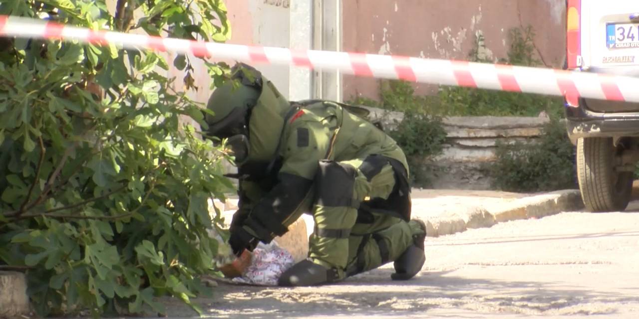 Beyoğlu'nda şüpheli paket alarmı!