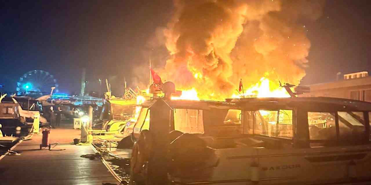 Tuzla marinada tekne yangını