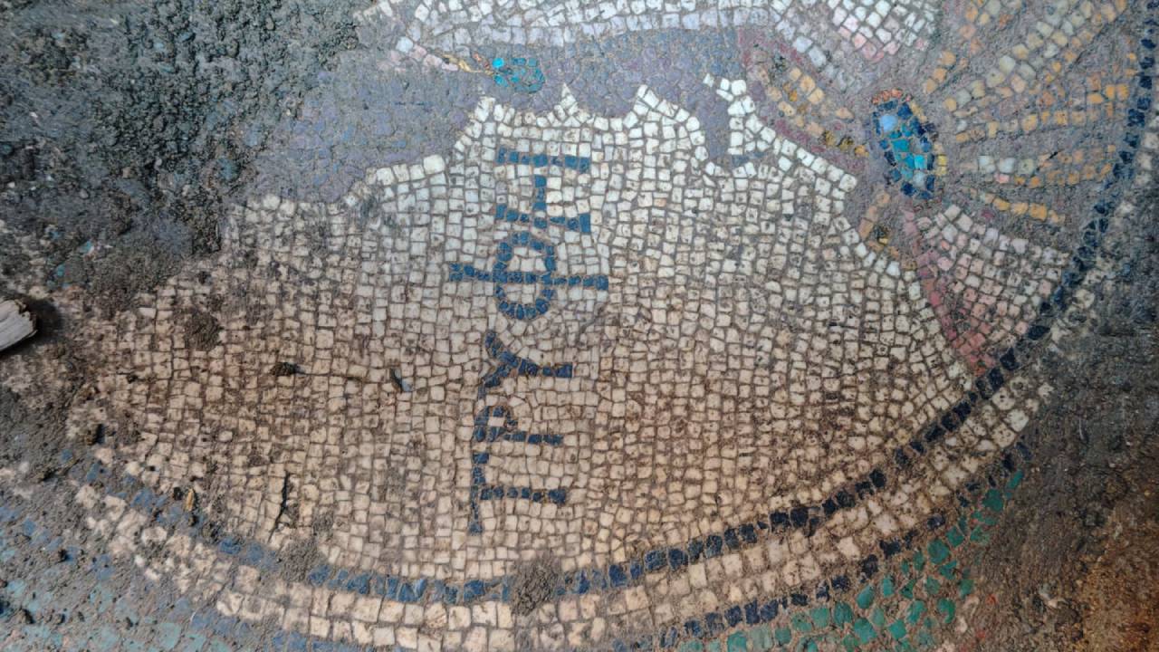 Kaçak defineci belayı çağırdı: Adını yazıp not düştü