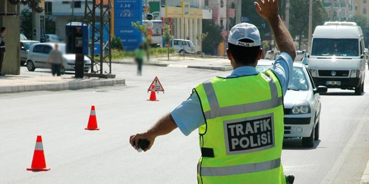 İstanbul'da trafiğe çıkacaklar dikkat! Bazı yollar kapatılıyor