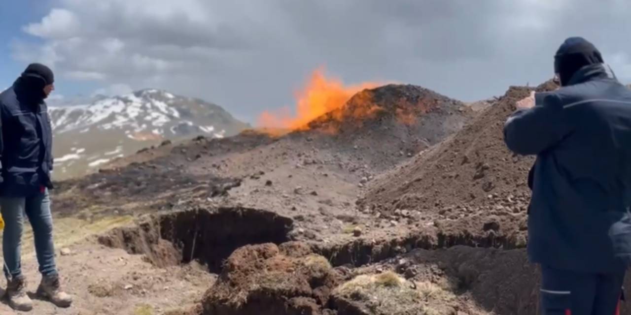 Sivas’ta doğalgaz hattına yıldırım düştü