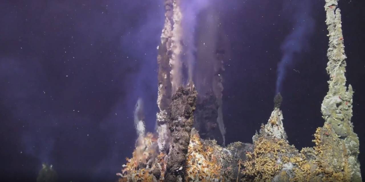 Okyanus altında sessizlik bozuldu: Axial Yanardağı yine hareketli