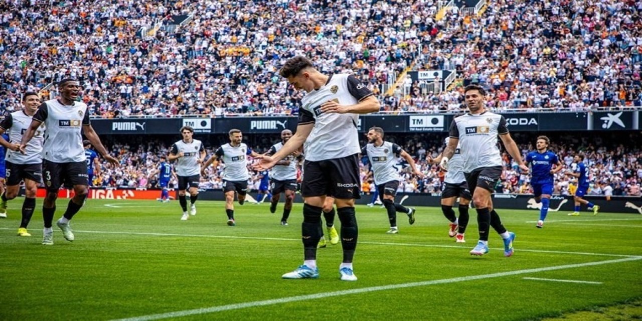 Valencia fark attı