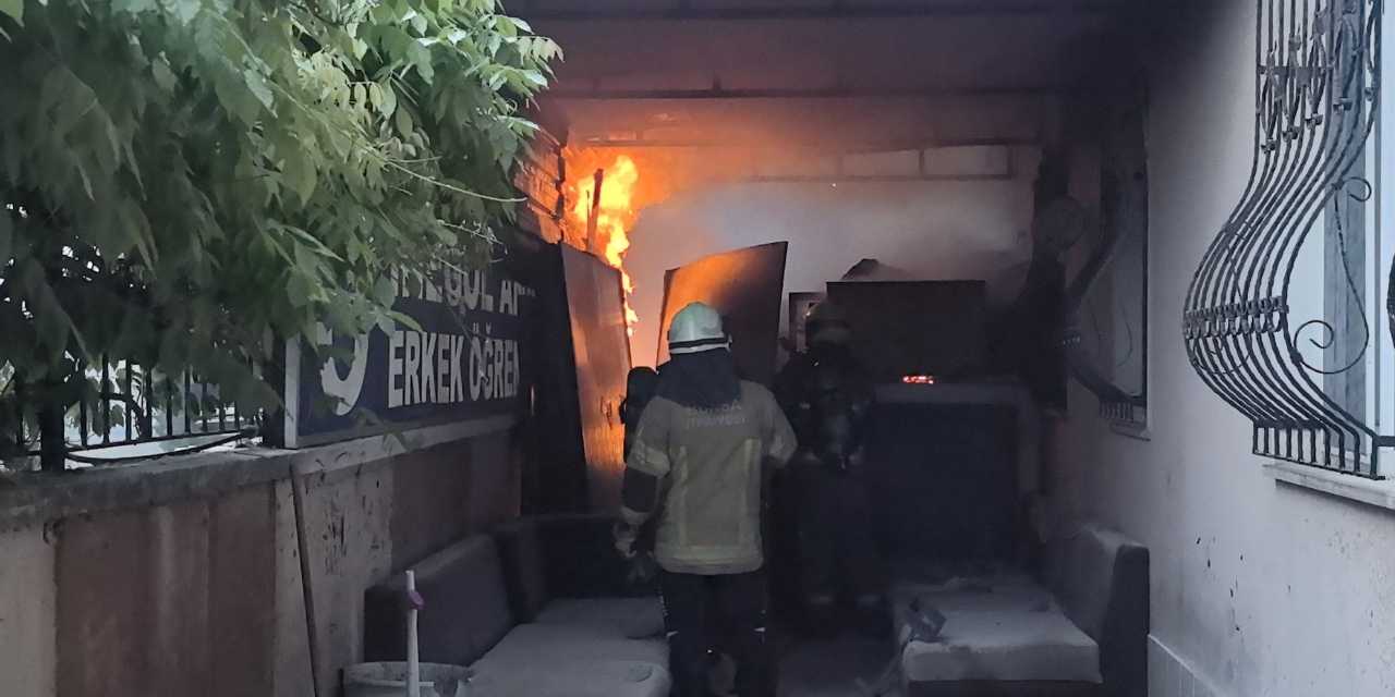 Bursa'da öğrenci yurdunda yangın