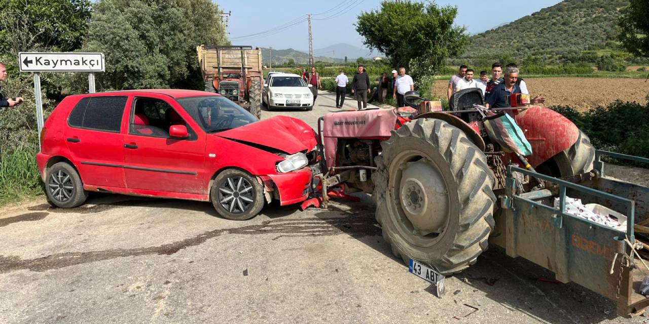 Traktör ile otomobil çarpıştı: 4 yaralı