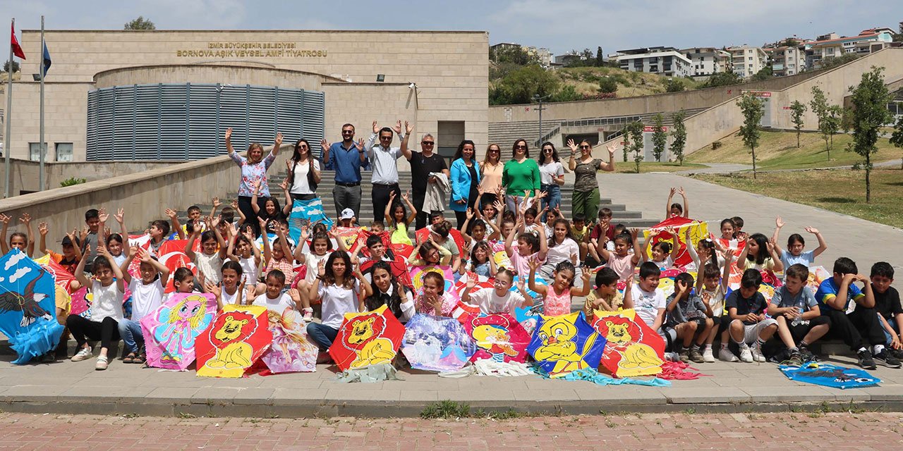 İşitme engelli öğrenciler akranlarıyla uçurtma uçurdu