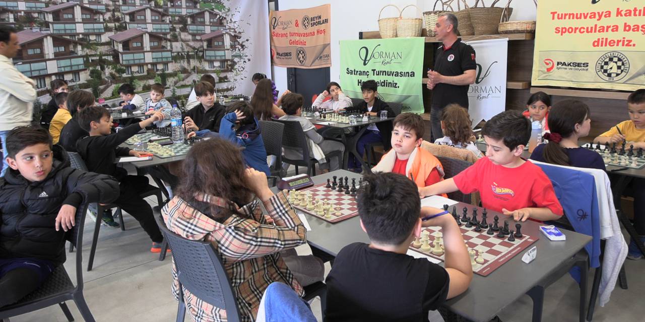 Çocuklar hem eğlendi hem yarıştı