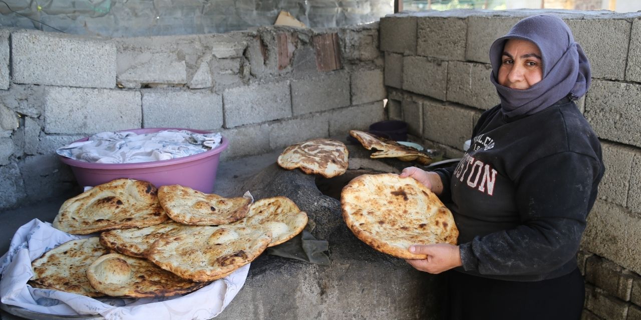 8 çocuğuna 11 yıldır tek başına kol kanat geriyor