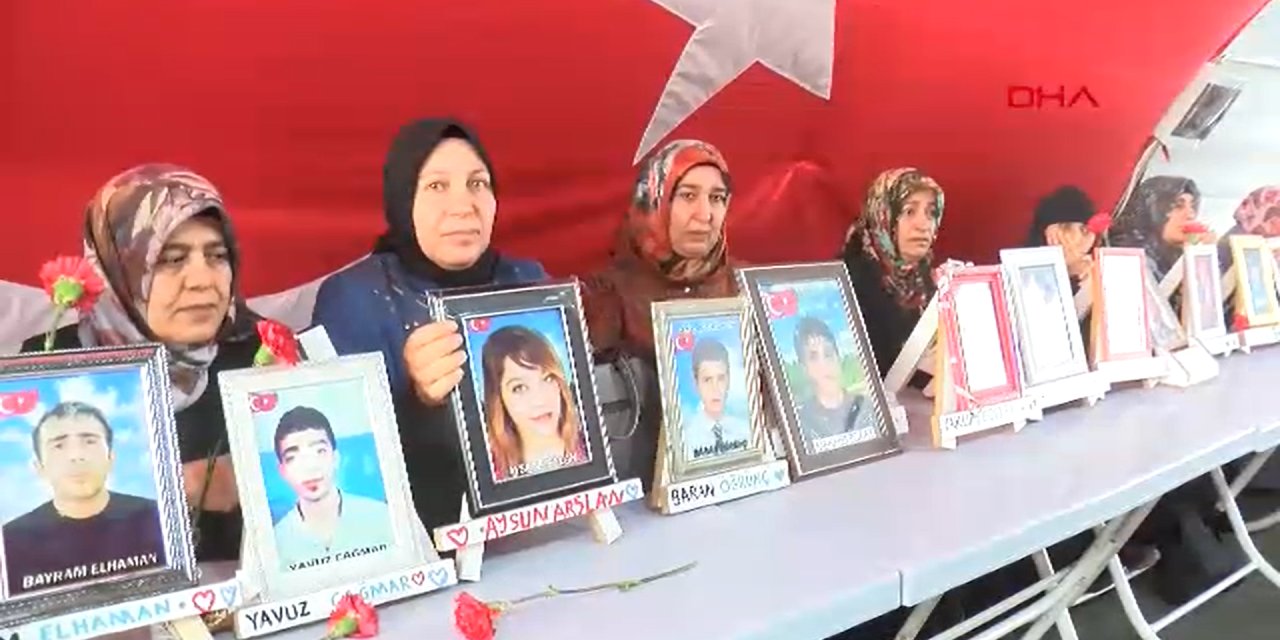 Evlat nöbeti Anneler Günü'nde de sürdü