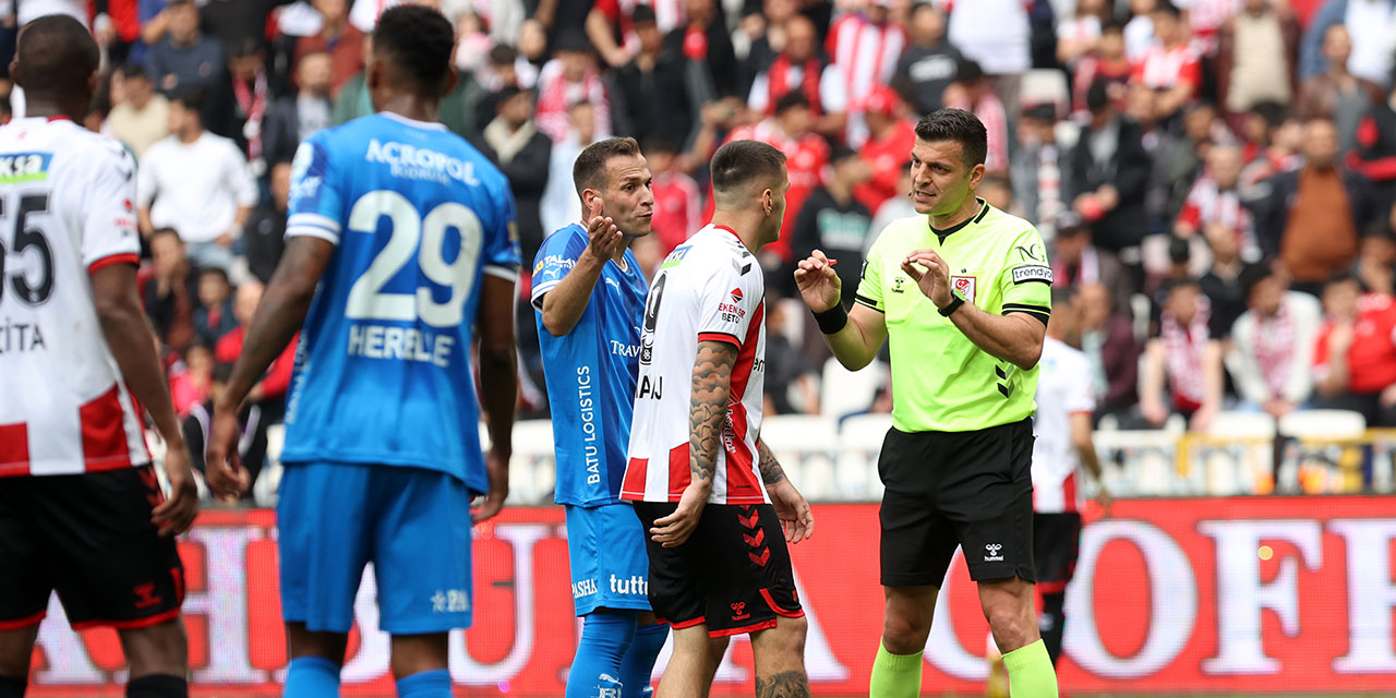 Süper Lig'de haftanın kritik maçında kazanan çıkmadı: Ortalık alev aldı