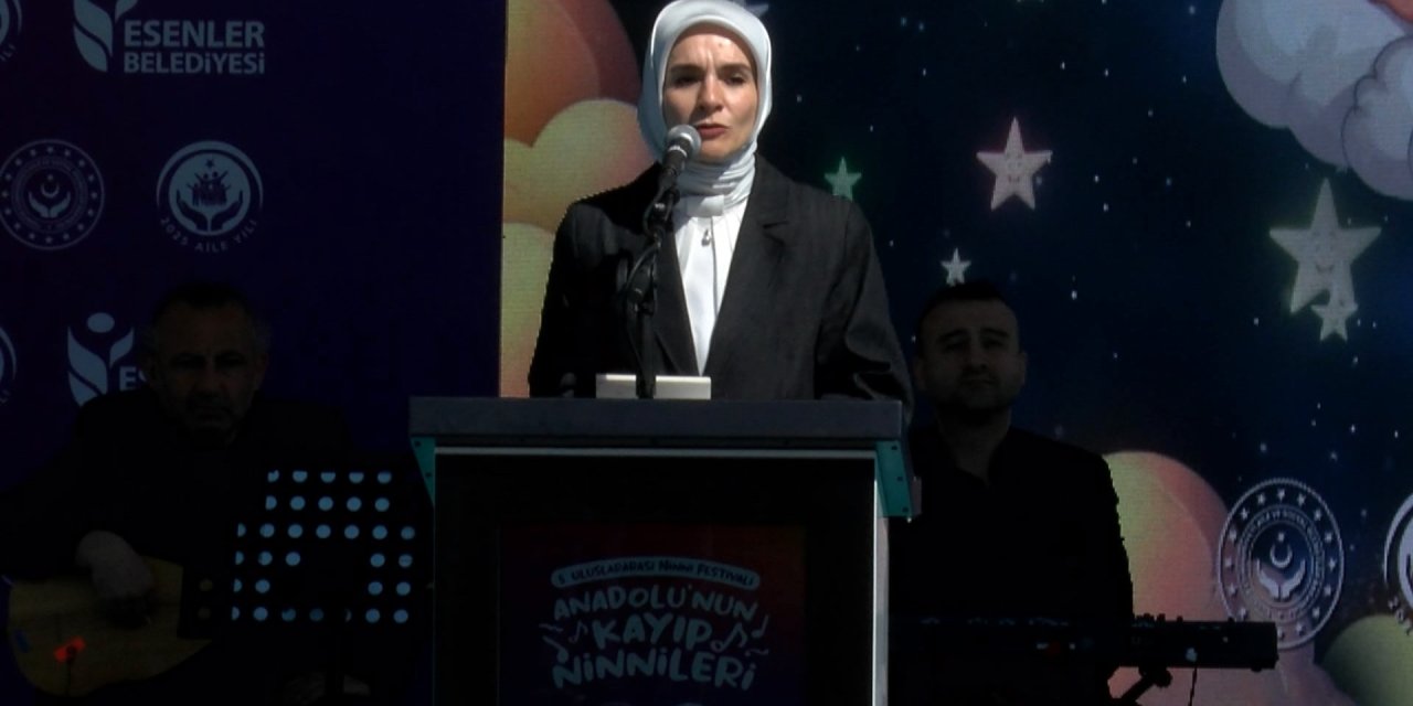 Bakan Göktaş: Bir anne çocuğunu yetiştirirken toplumun geleceğini de şekillendirir