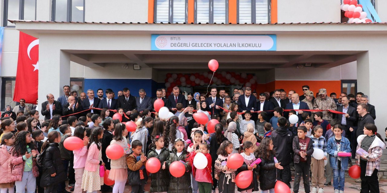Dünya İnsani Dayanışma Derneği, Bitlis’te 'Değerli Gelecek Yolalan İlkokulu'nu açtı