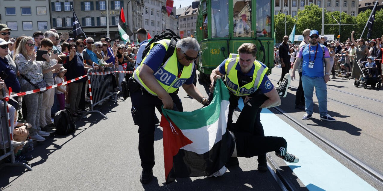 Eurovision Şarkı Yarışması'na İsrail karşıtı gösteriler damga vurdu