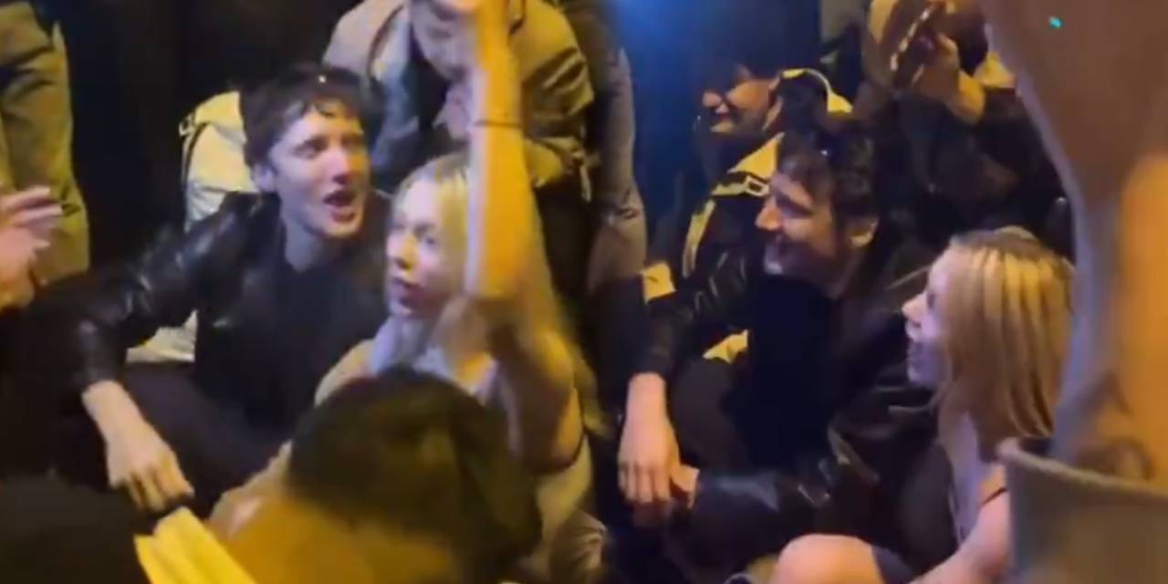 Edis ve Aleyna Tilki sokakta gençlere eşlik etti: "Hak, hukuk, adalet"