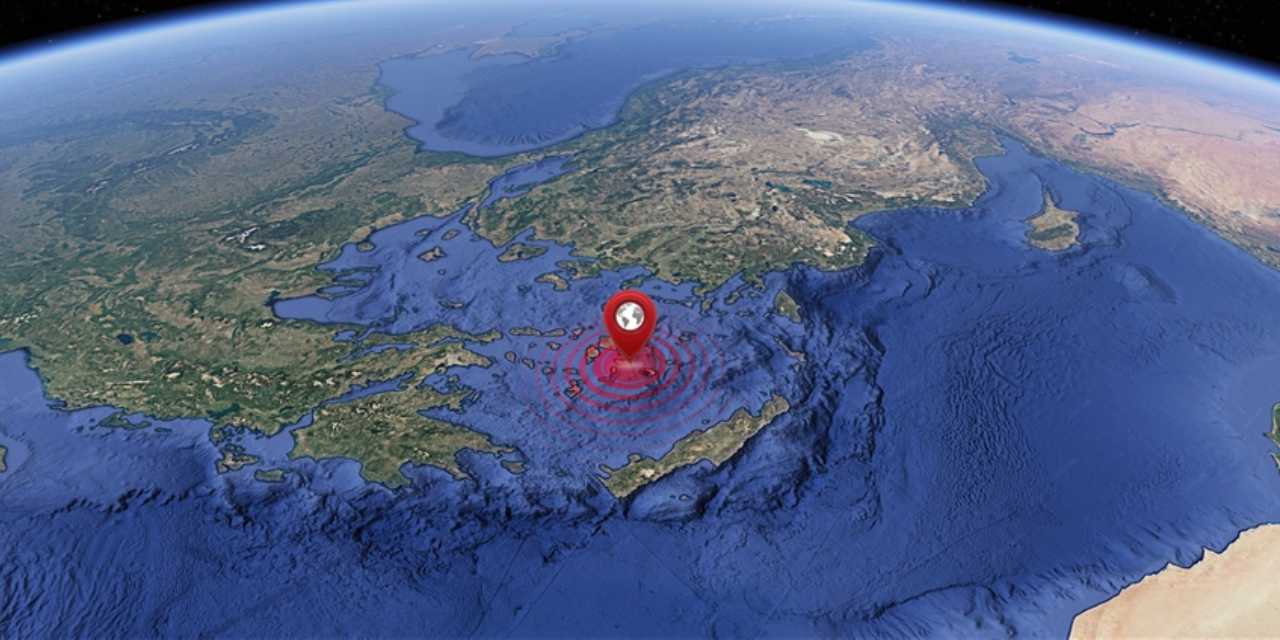 Ege Denizi'nde 4.9 büyüklüğünde deprem
