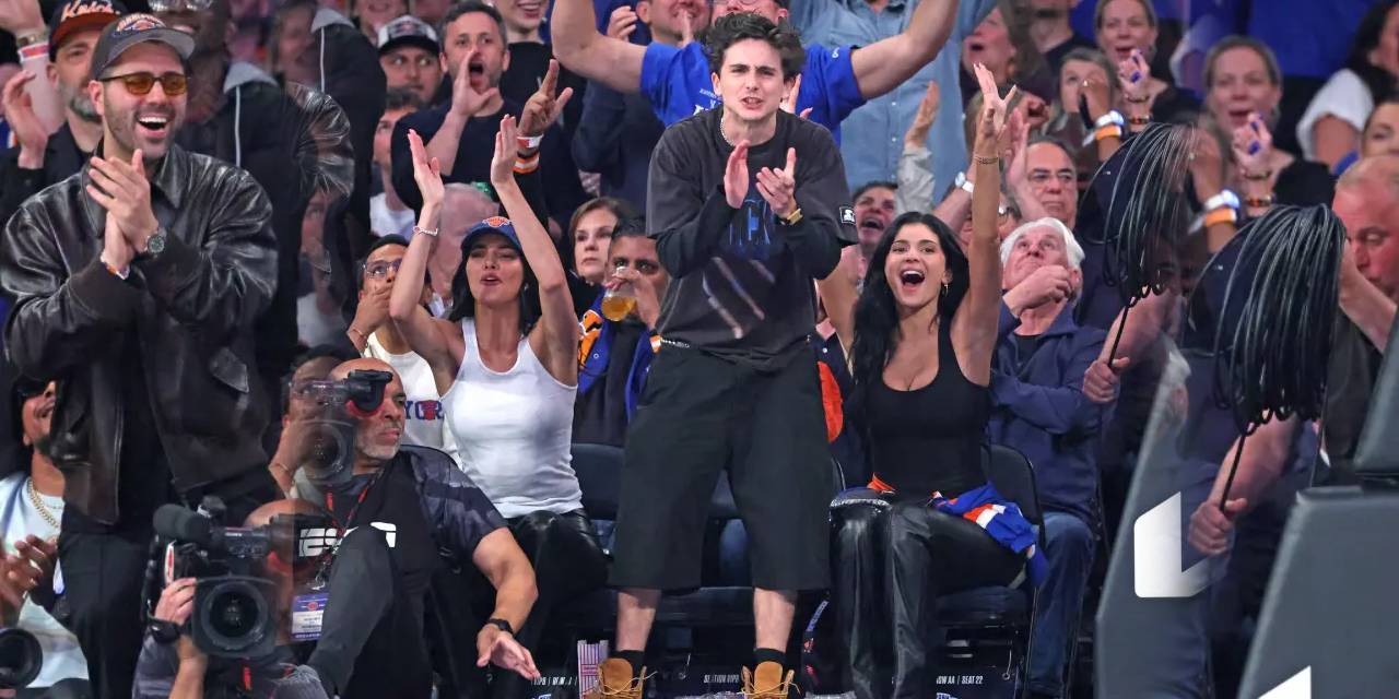 Maçı bırakıp onları izlediler: Görenler hayrete düştü