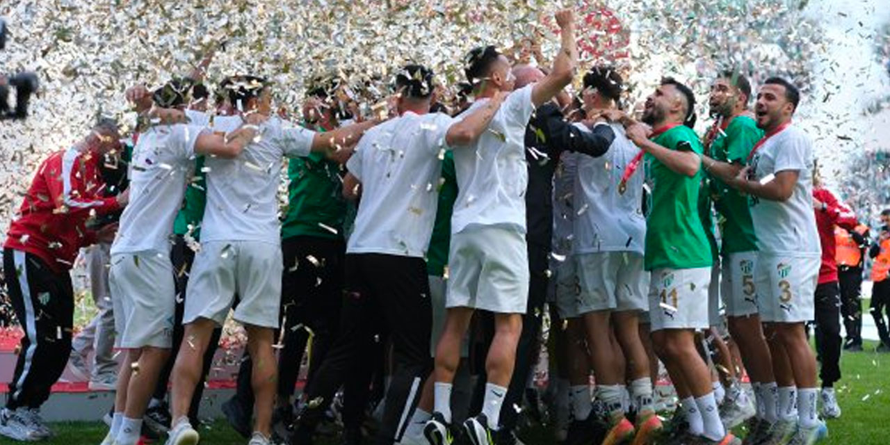 Bursaspor'da şampiyonluk sonrası büyük tehlike: 8 futbolcunun ismi geçiyor