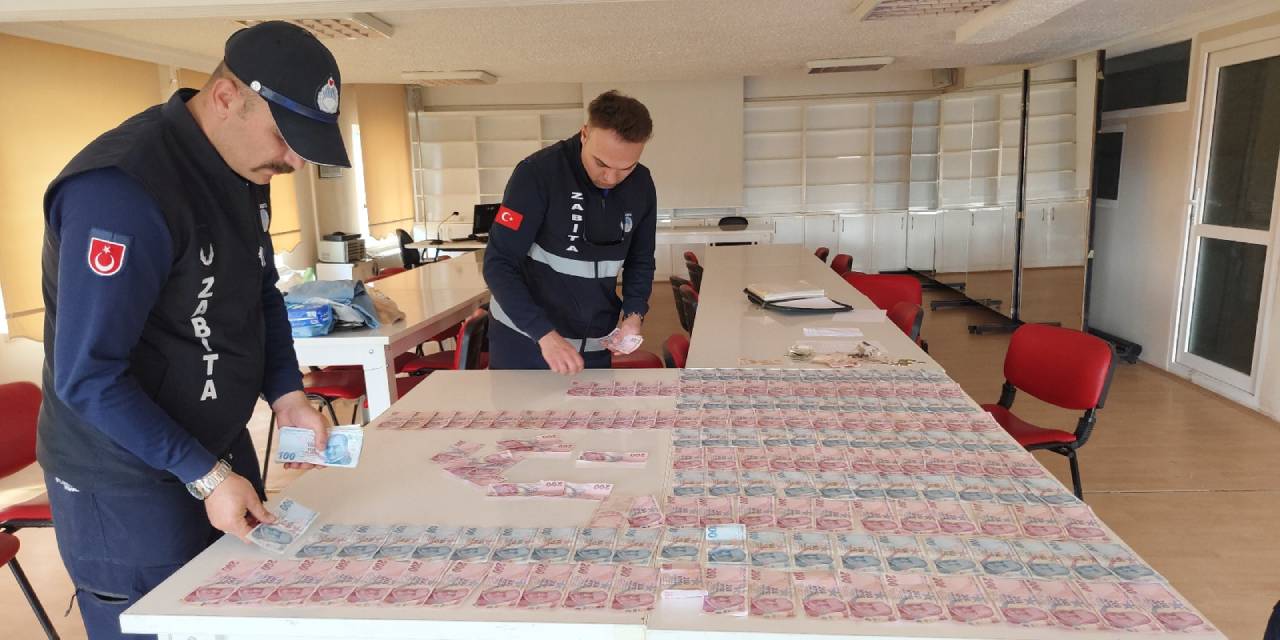 Dilencinin üzerinden çıkan para "yok artık" dedirtti