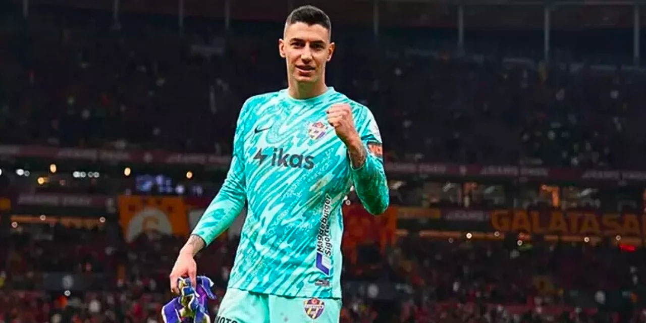 Berke Özer sonunda imzayı attı