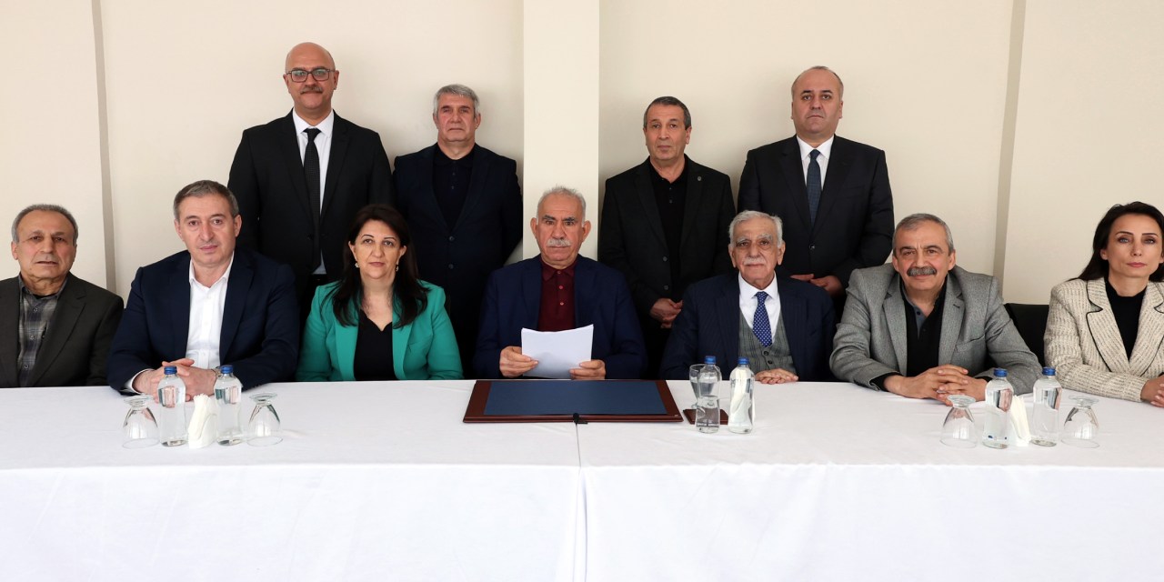 Öcalan'dan PKK'nın feshine ilk yorum: Mesajları saygıyla selamlıyorum
