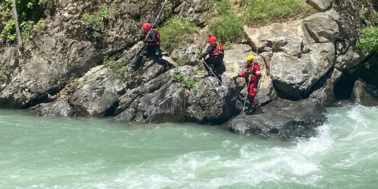 Hakkari'de kaybolan 18 yaşındaki Neçir'i arama çalışmaları sürüyor