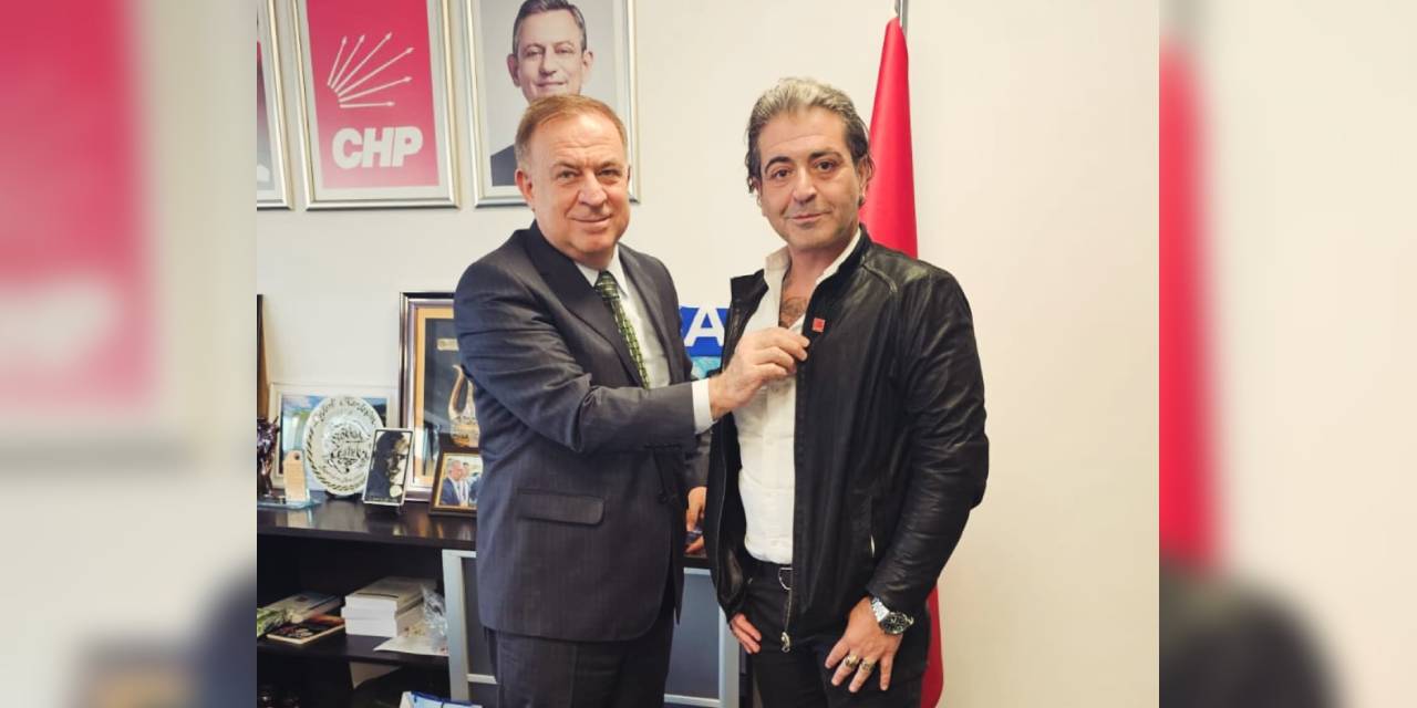 Gökan Zeybek duyurdu: Ünlü şef CHP’ye katıldı