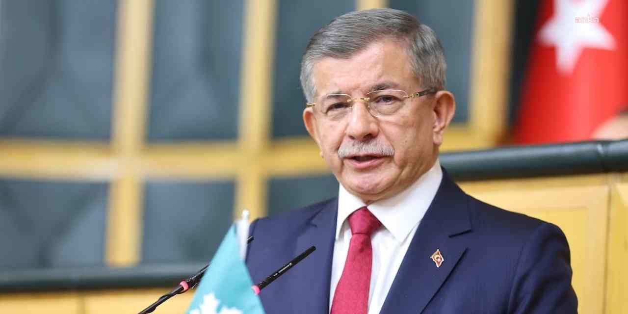 Vekilleri bir bir AKP'ye giden Davutoğlu'ndan 'küçük hesaplar' eleştirisi
