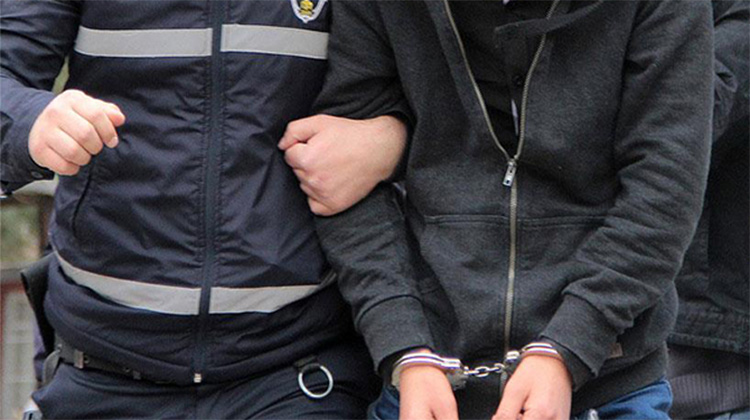Erdoğan'a hakaret ettikleri gerekçesiyle 3 kişi gözaltına alındı