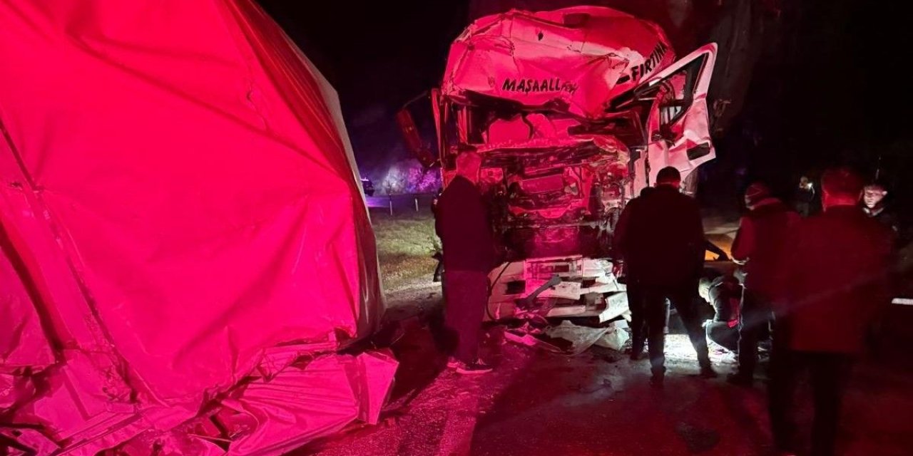 Ordu’da kamyonlar çarpıştı: 1 ölü 1 ağır yaralı