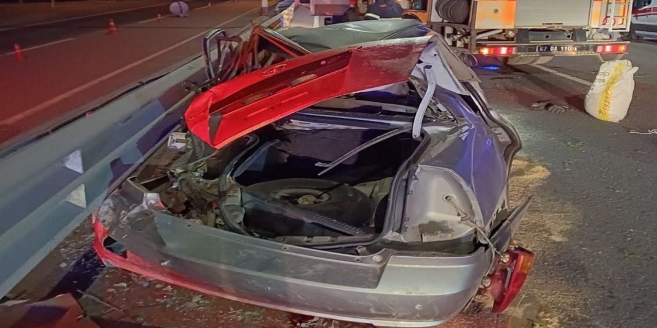 Otomobil bariyere çarptı: Sürücü hayatını kaybetti