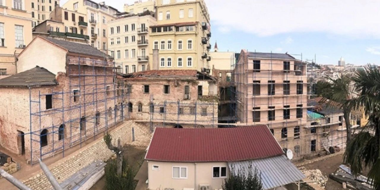 Beyoğlu Belediyesi'nin sanat merkezine boşaltma kararı!