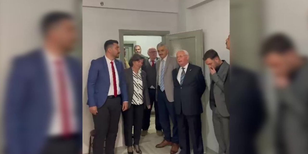 CHP'li isim Zafer Partisi'nin İlçe Başkanlığı binası açılışına katıldı