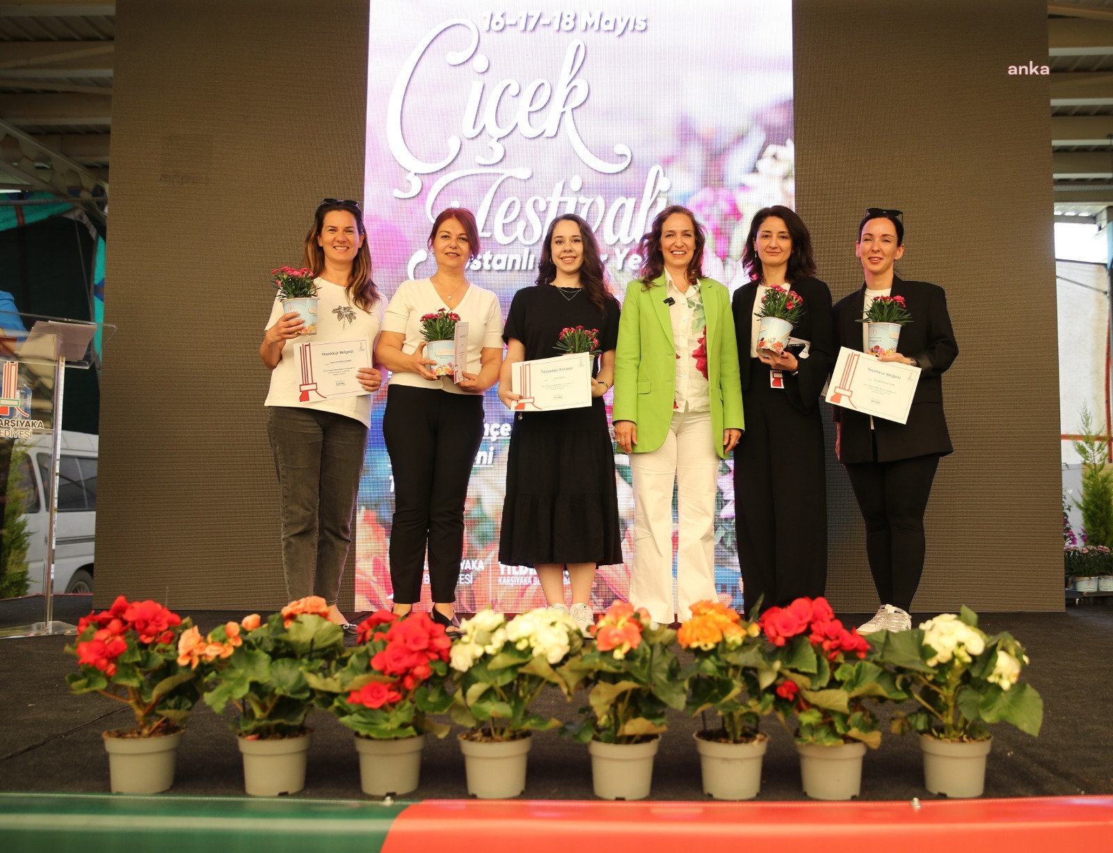 Karşıyaka Çiçek Festivali başladı
