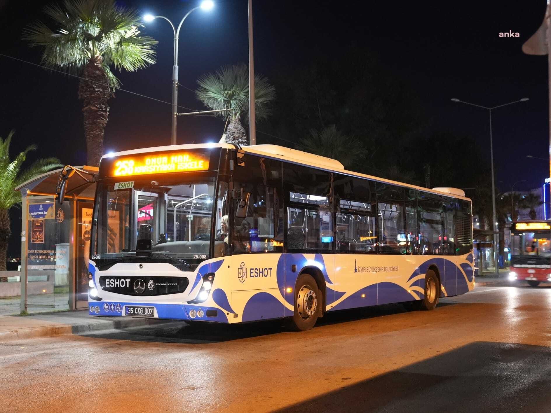 İzmir'de toplu ulaşım yüzde 50 indirimli