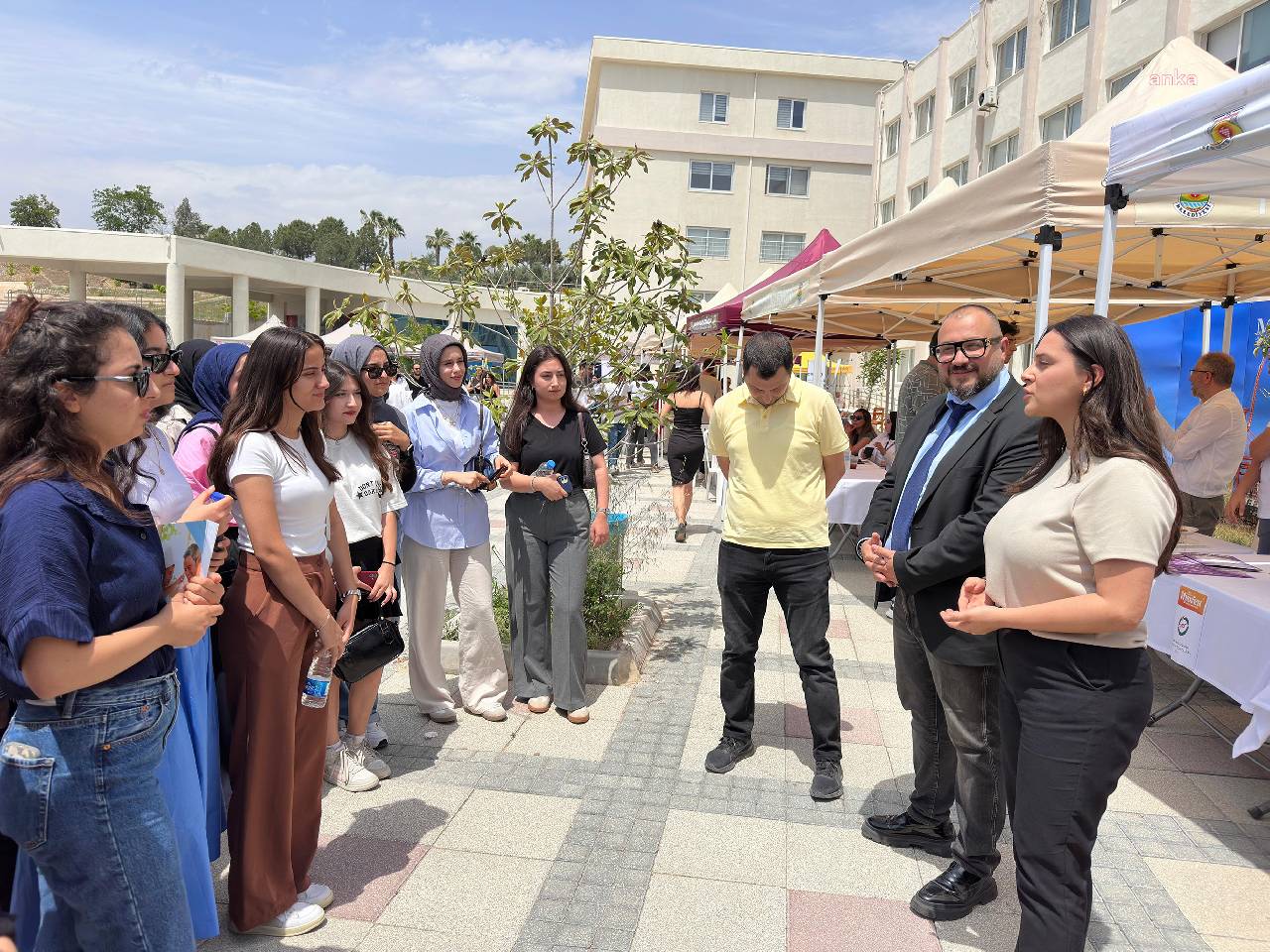 Mersin Büyükşehir Belediyesi'nden üniversiteli öğrencilerin destek