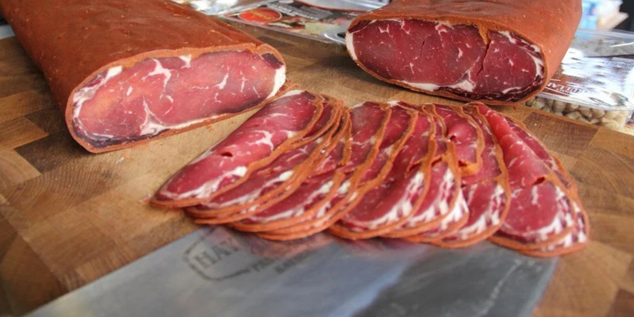 Kayserililer bile artık pastırma yiyemez oldu! Esnaf 'artık hediyelik' diyerek açıkladı