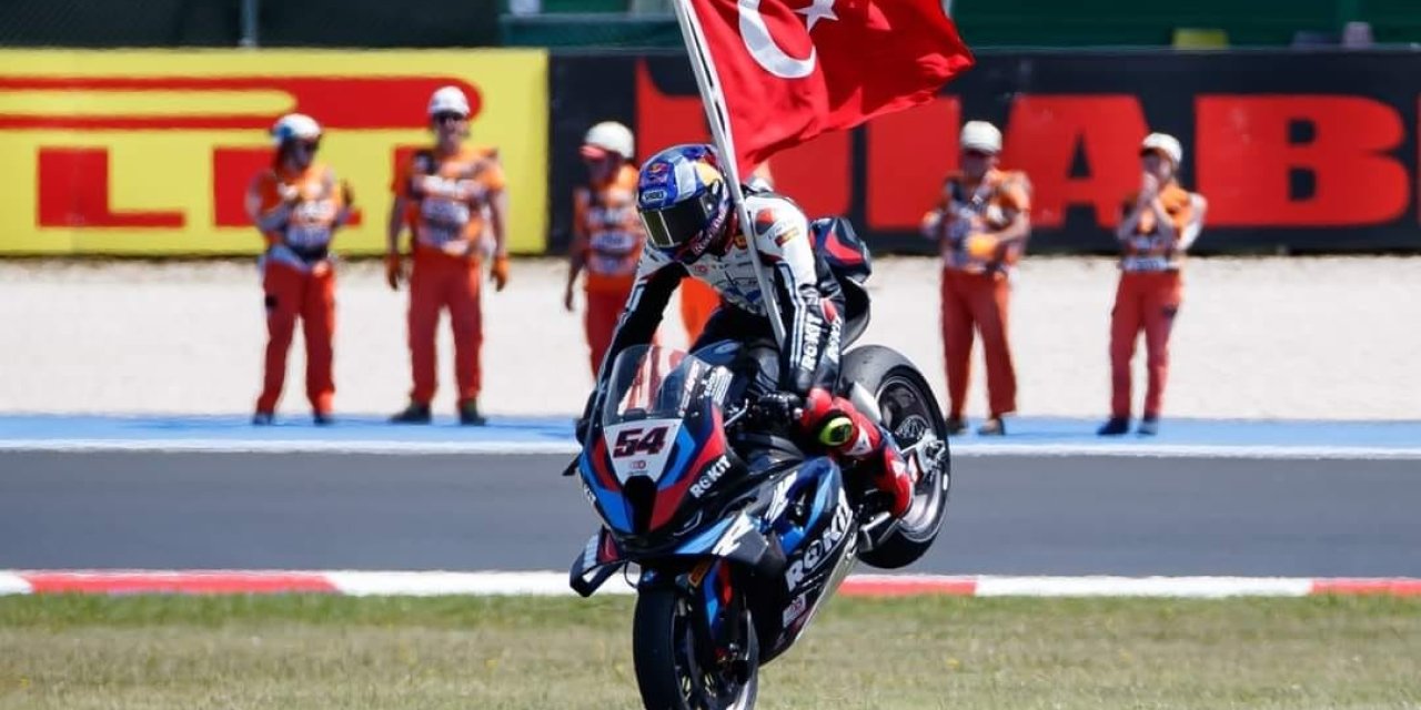 Toprak Razgatlıoğlu birinci oldu