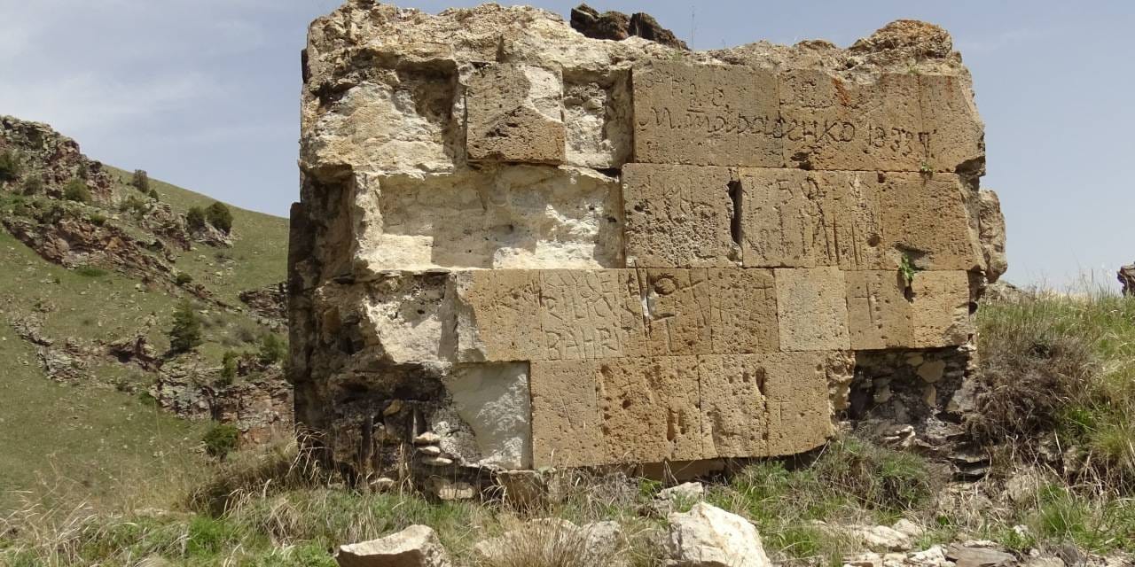 Urartu mirası gün yüzüne çıkmayı bekliyor: Kız Kalesi kaderine terk edildi