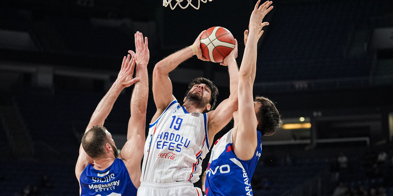 Anadolu Efes hatasız kapattı