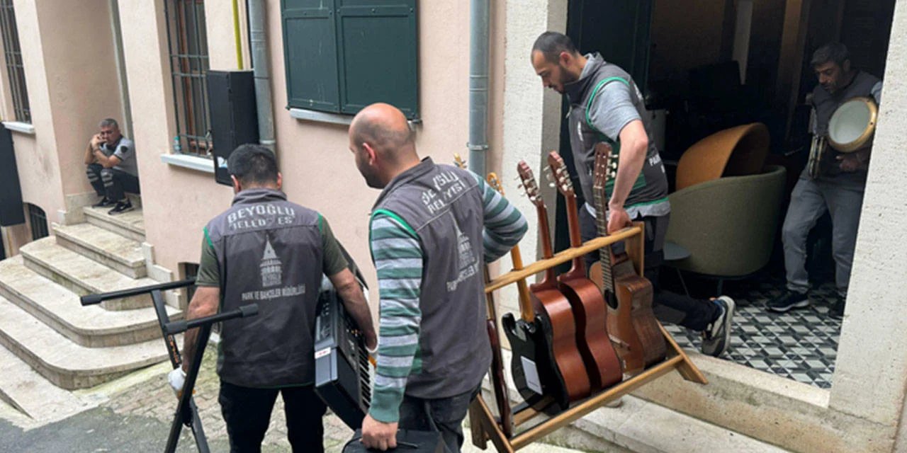 Beyoğlu Belediyesi'ne ait sanat merkezi boşaltıldı