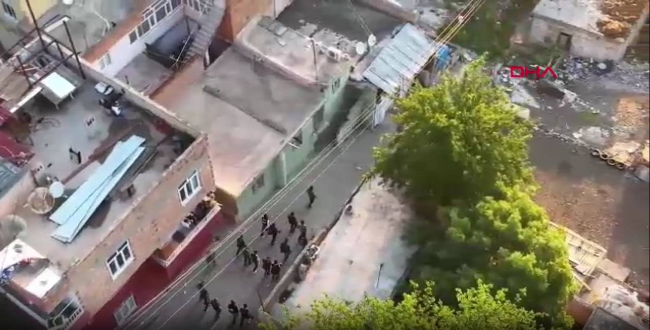 Değeri tam 2 milyar TL! Helikopterli esrar operasyonu