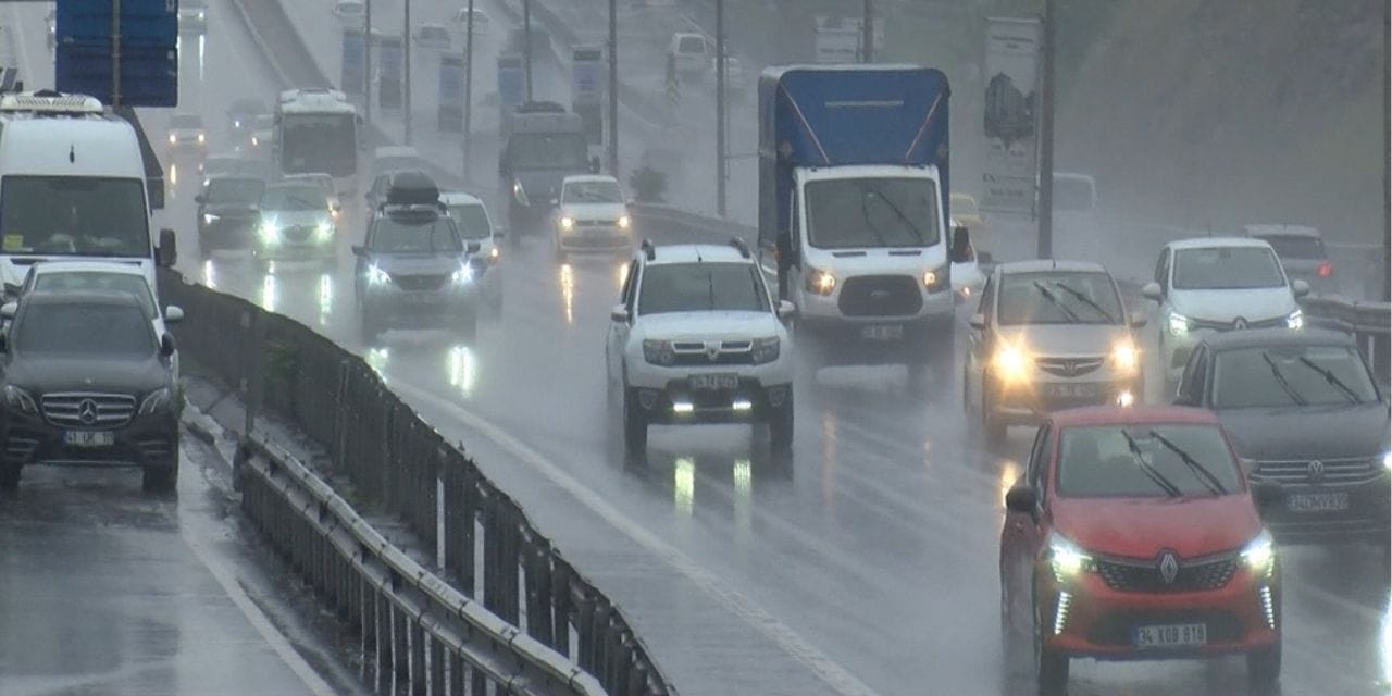 İstanbul’da yağış alarmı: Gün boyu devam edecek