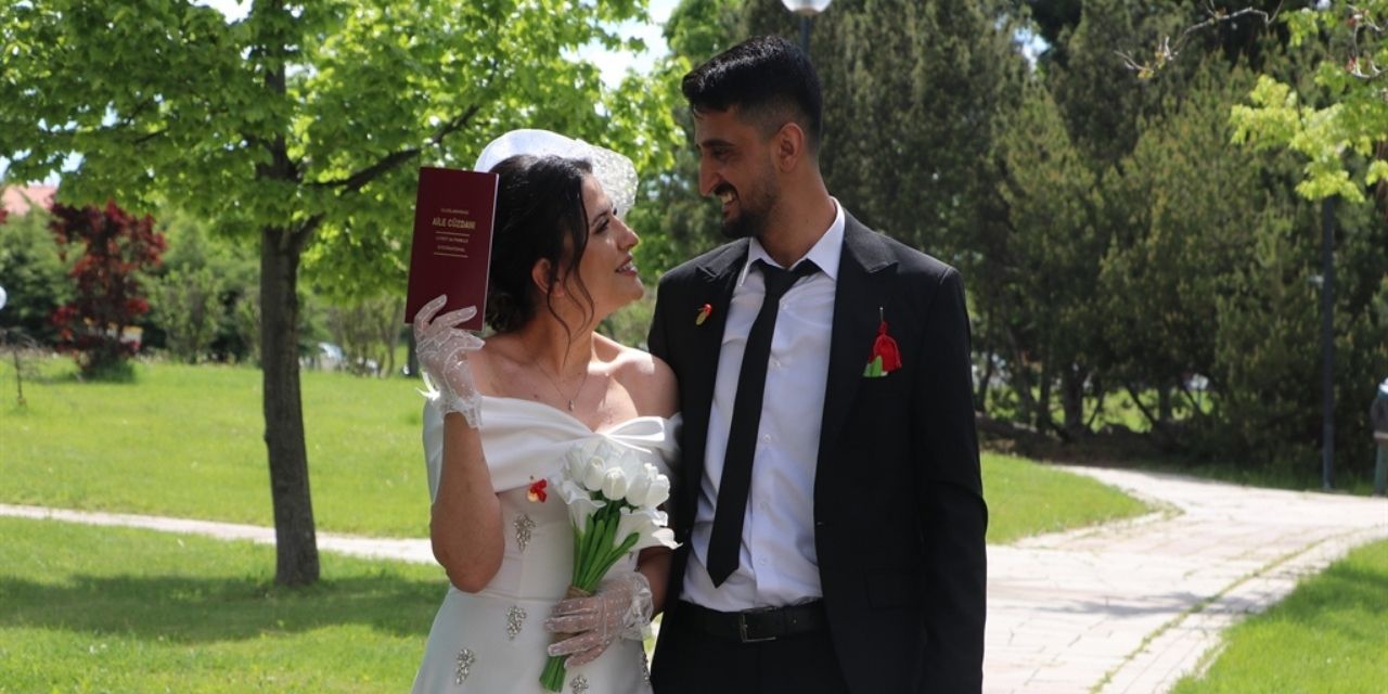 Pençe-Şimşek gazisi Aziz Çınar, tedavi gördüğü hastanede evlendi