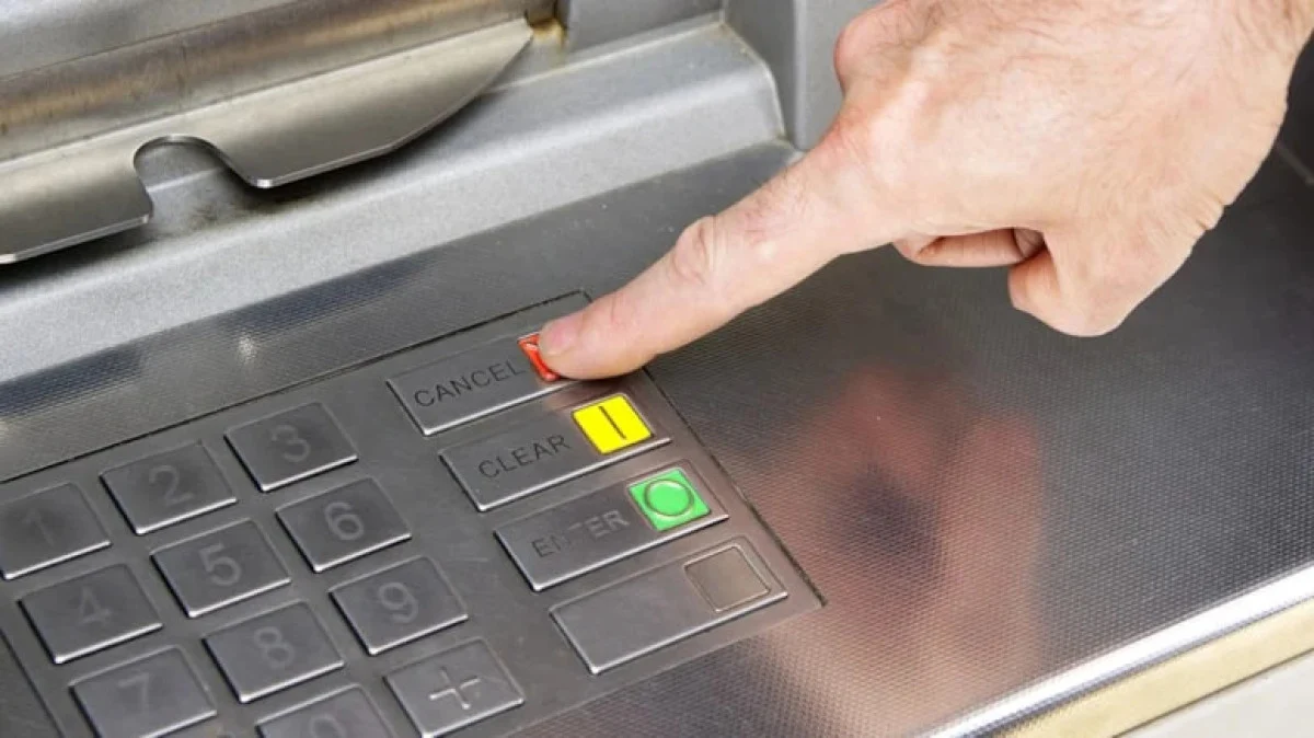 ATM’lerde bulunan kırmızı tuş bakın ne işe yarıyormuş