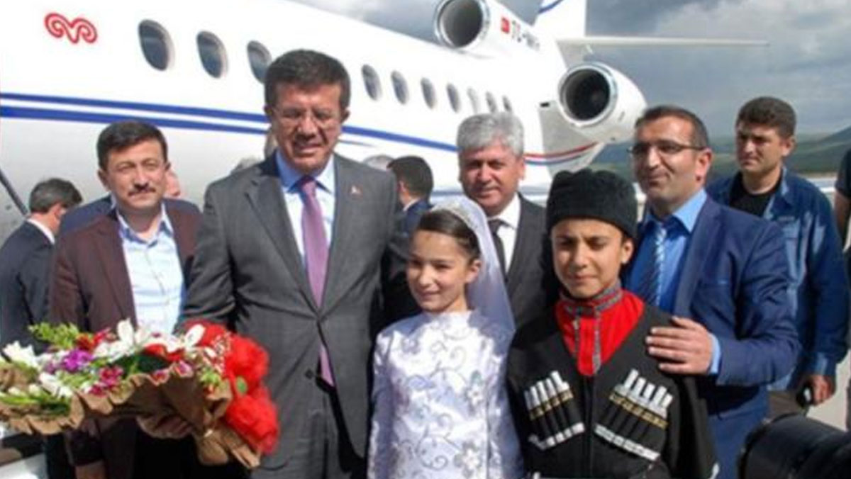 AKP'li Zeybekçi'den uçak açıklaması